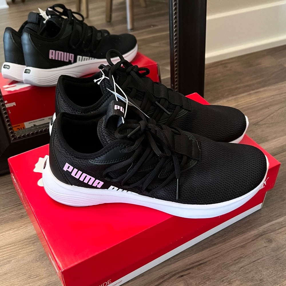 NWOT PUMA Women's Star Vital Sneaker - Black 8.5